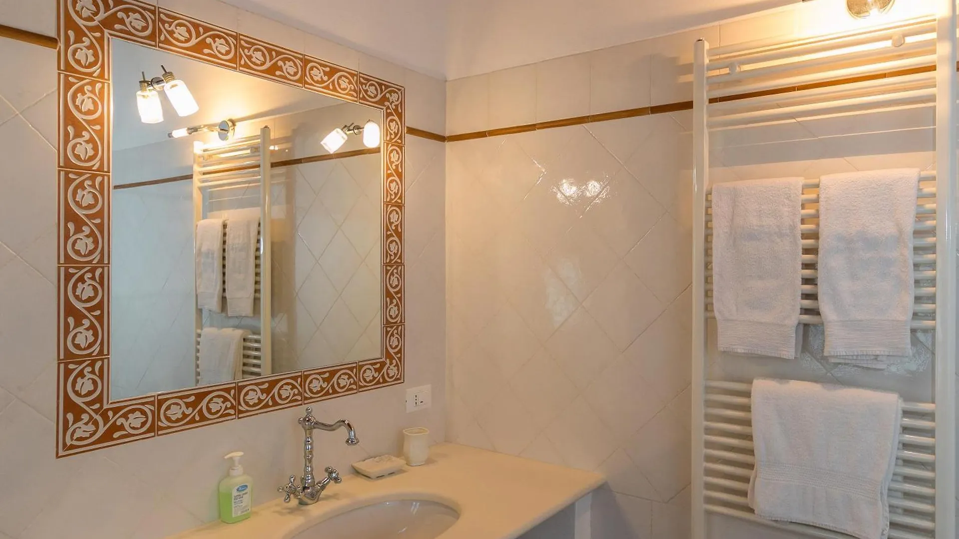 Villa Paganini Sassa  0*, Sassa (Tuscany)